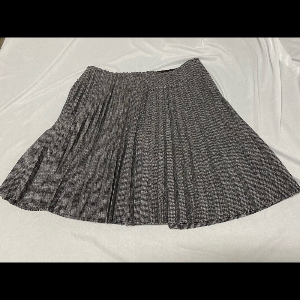 Gunex authentic gray wool blend pleated mini skirt. Worn once for a photo shoot.